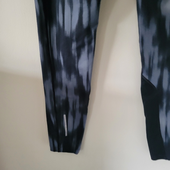 Nike Dri Fit Grey Absract Design Leggings - Picture 11 of 13